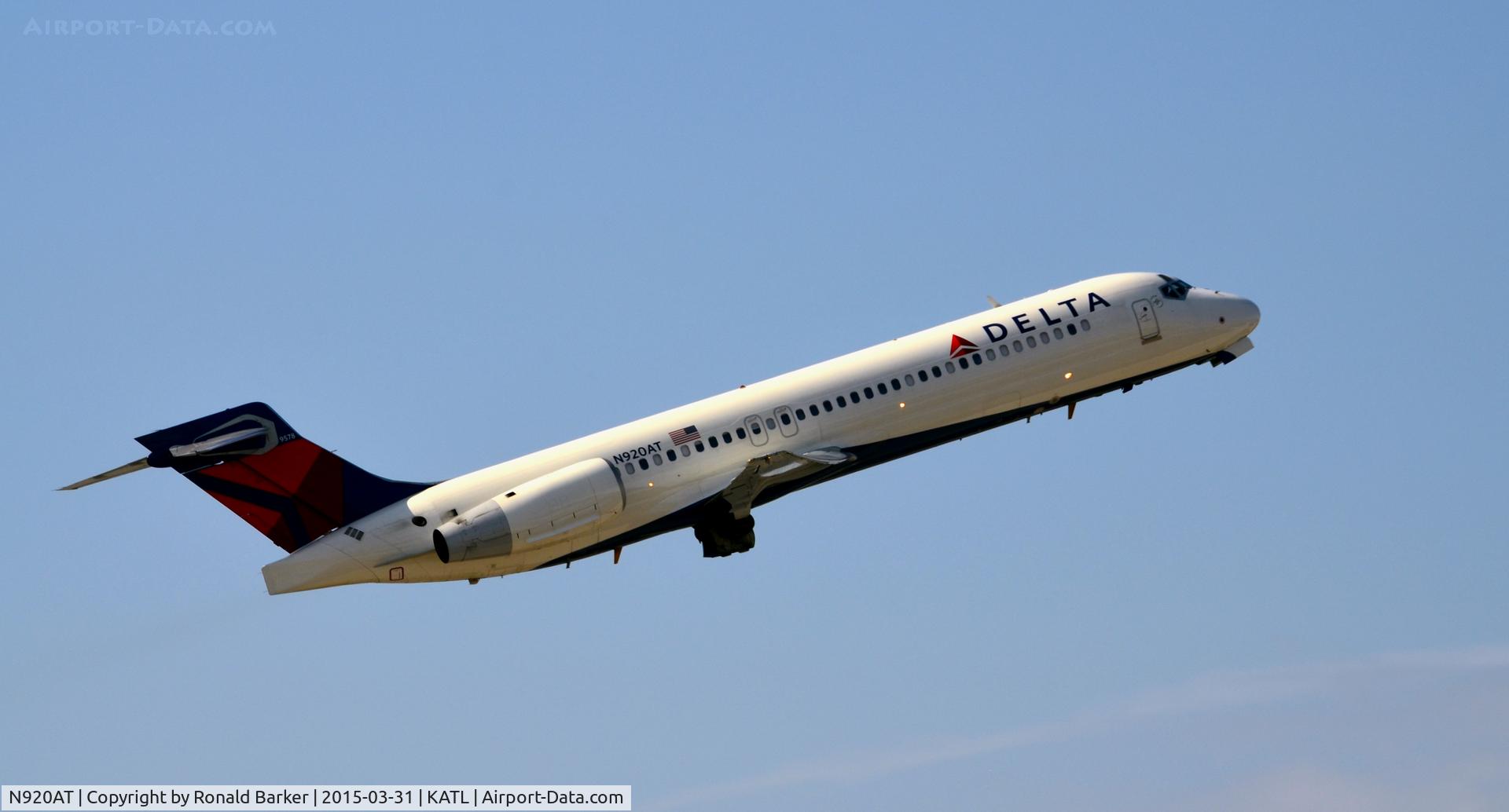N920AT, 2000 Boeing 717-200 C/N 55083, Takeoff Atlanta