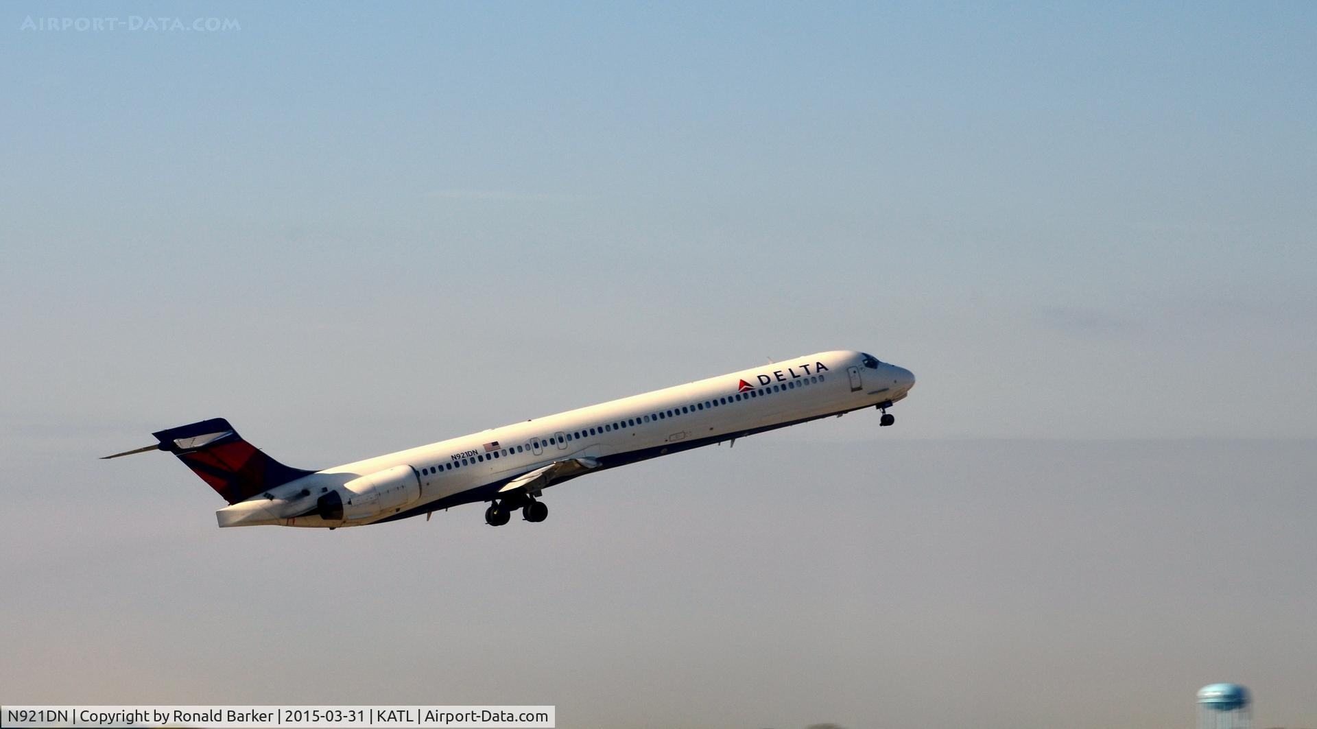 N921DN, 1997 McDonnell Douglas MD-90-30 C/N 53583, Takeoff Atlanta