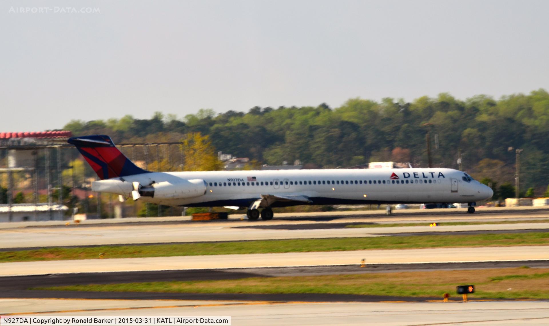 N927DA, 1988 McDonnell Douglas MD-88 C/N 49714, Landing Atlanta