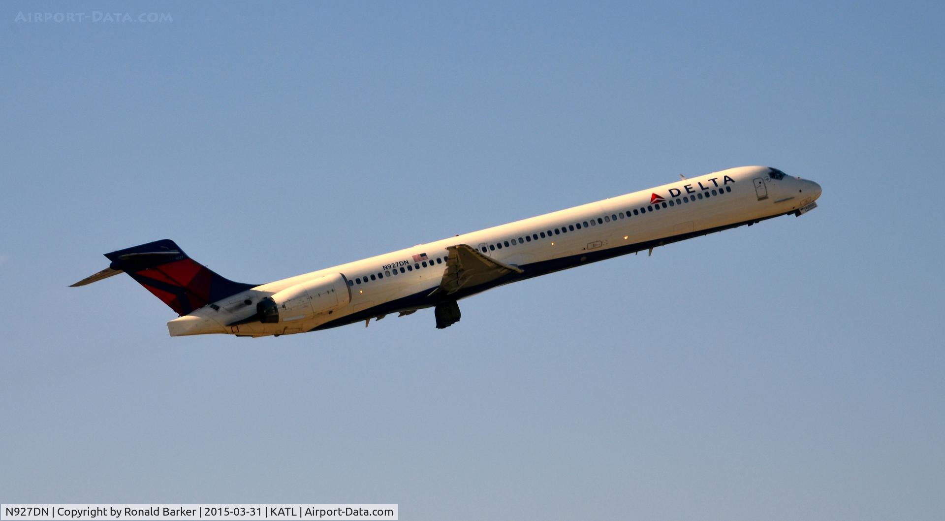 N927DN, 1999 McDonnell Douglas MD-90-30 C/N 53589, Takeoff Atlanta