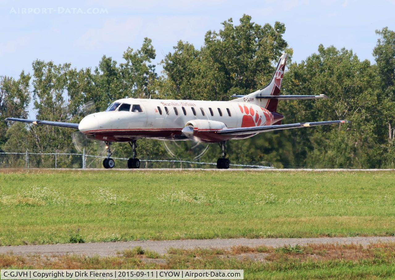 C-GJVH, 1999 Fairchild SA-227DC Metro 23 C/N DC-898B, Departing down rwy 25.