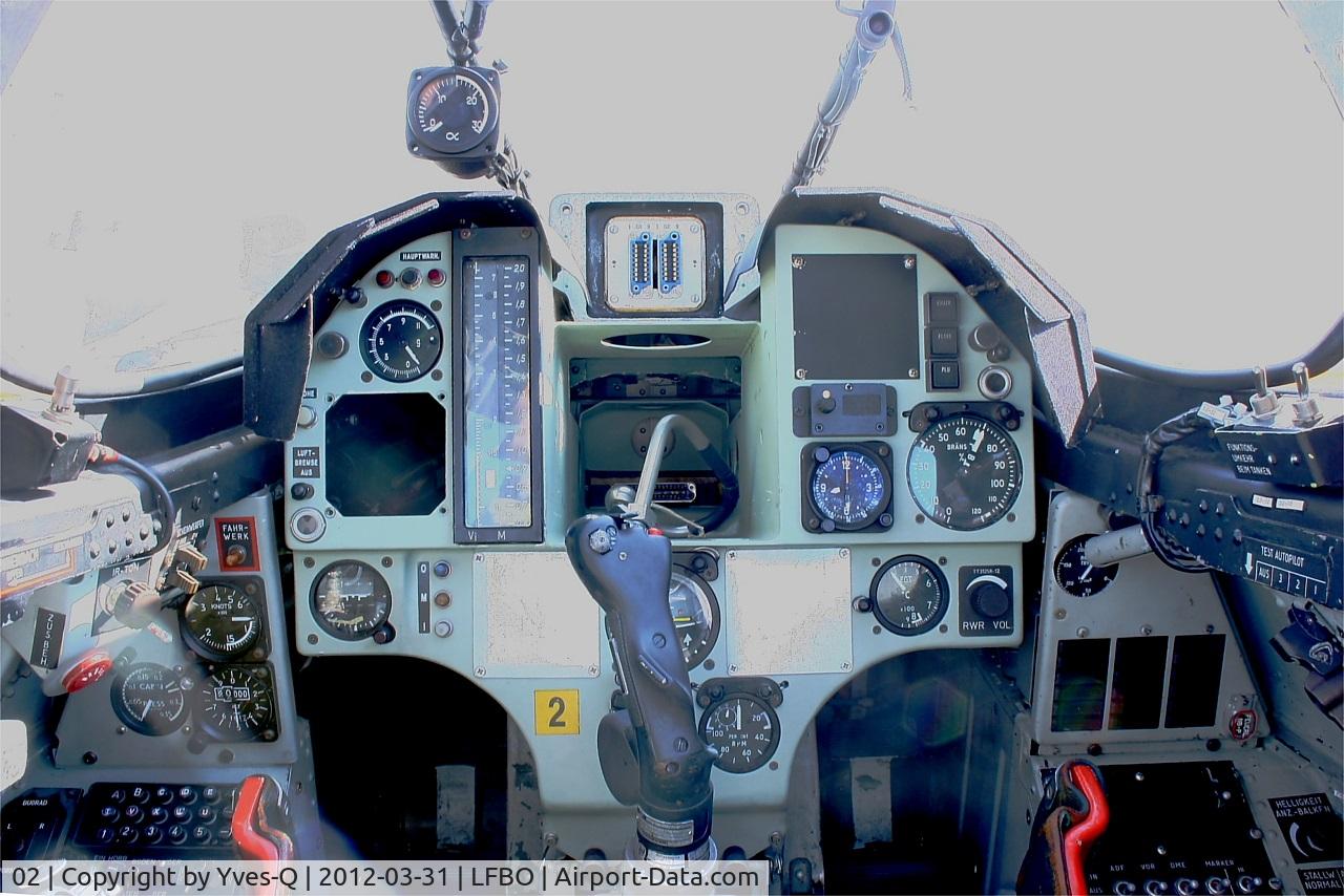 02, Saab J-35Oe MkII Draken C/N 35-1402, Saab J-35Oe MkII Draken, Close view of cockpit, Preserved at Les Ailes Anciennes Museum, Toulouse-Blagnac