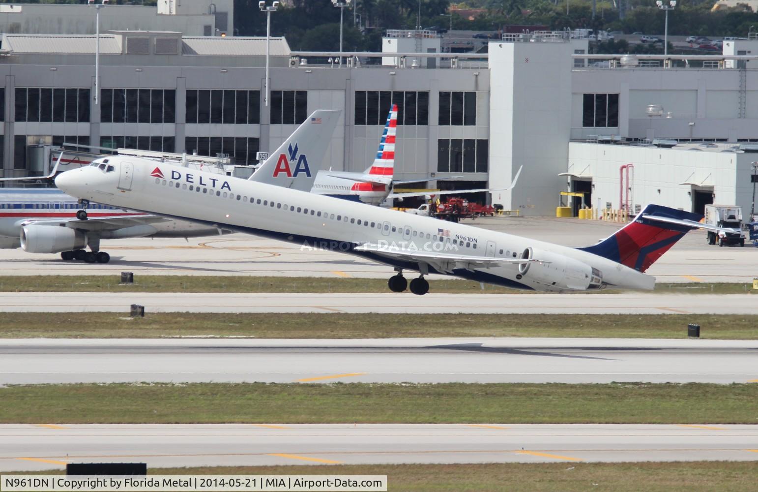 N961DN, McDonnell Douglas MD-90-30 C/N 53531, Delta