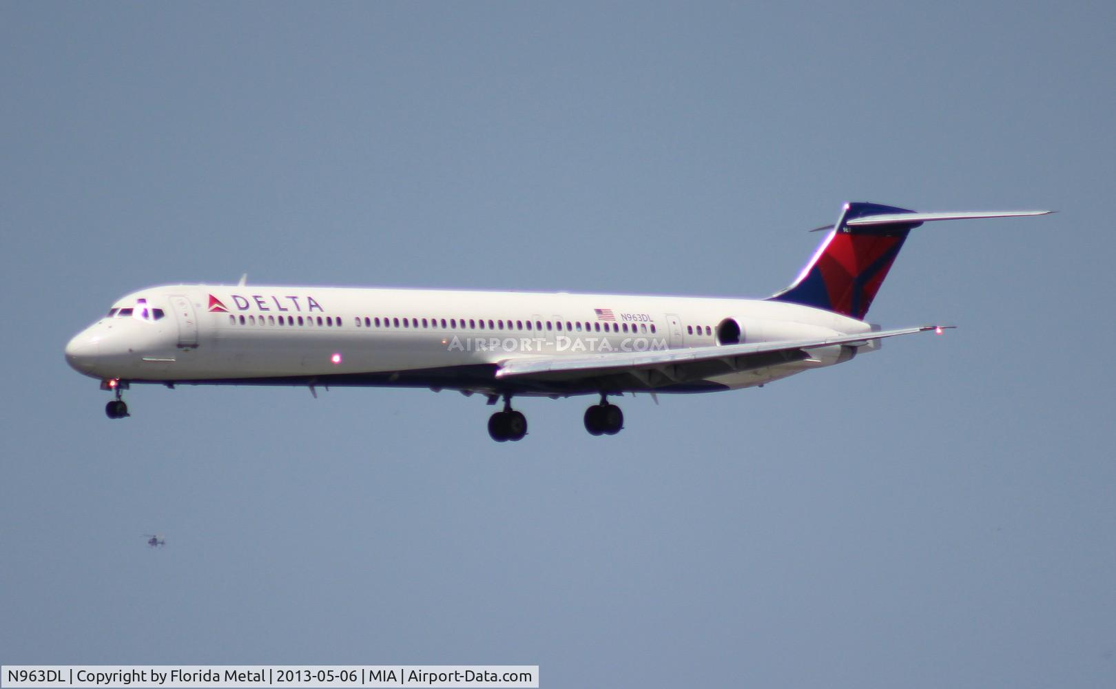 N963DL, 1990 McDonnell Douglas MD-88 C/N 49982, Delta