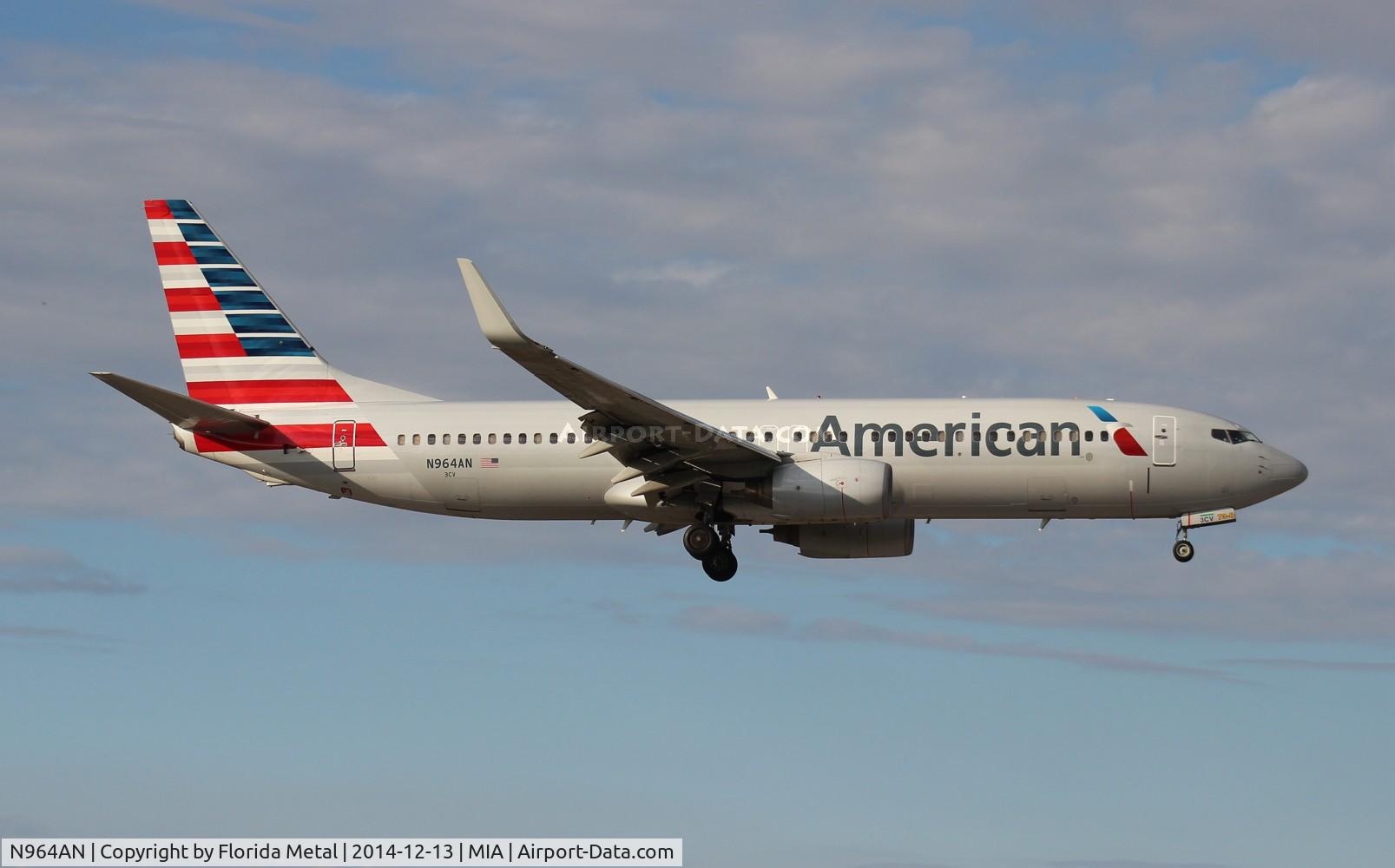 N964AN, 2001 Boeing 737-823 C/N 30093, American