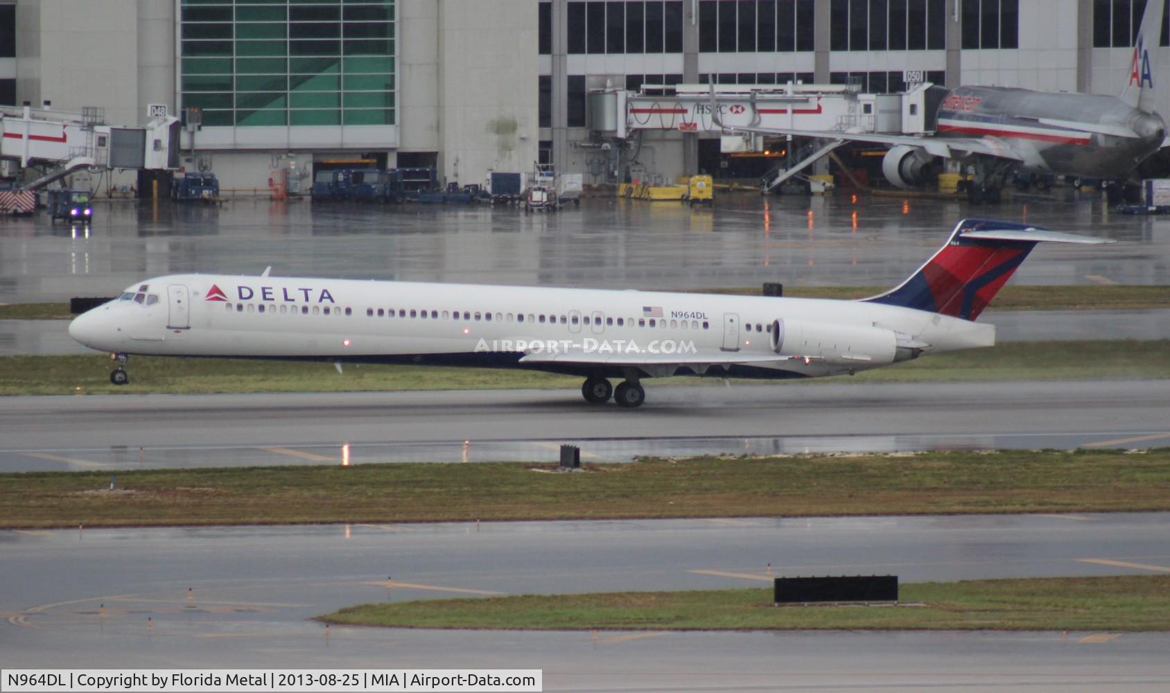 N964DL, 1990 McDonnell Douglas MD-88 C/N 49983, Delta