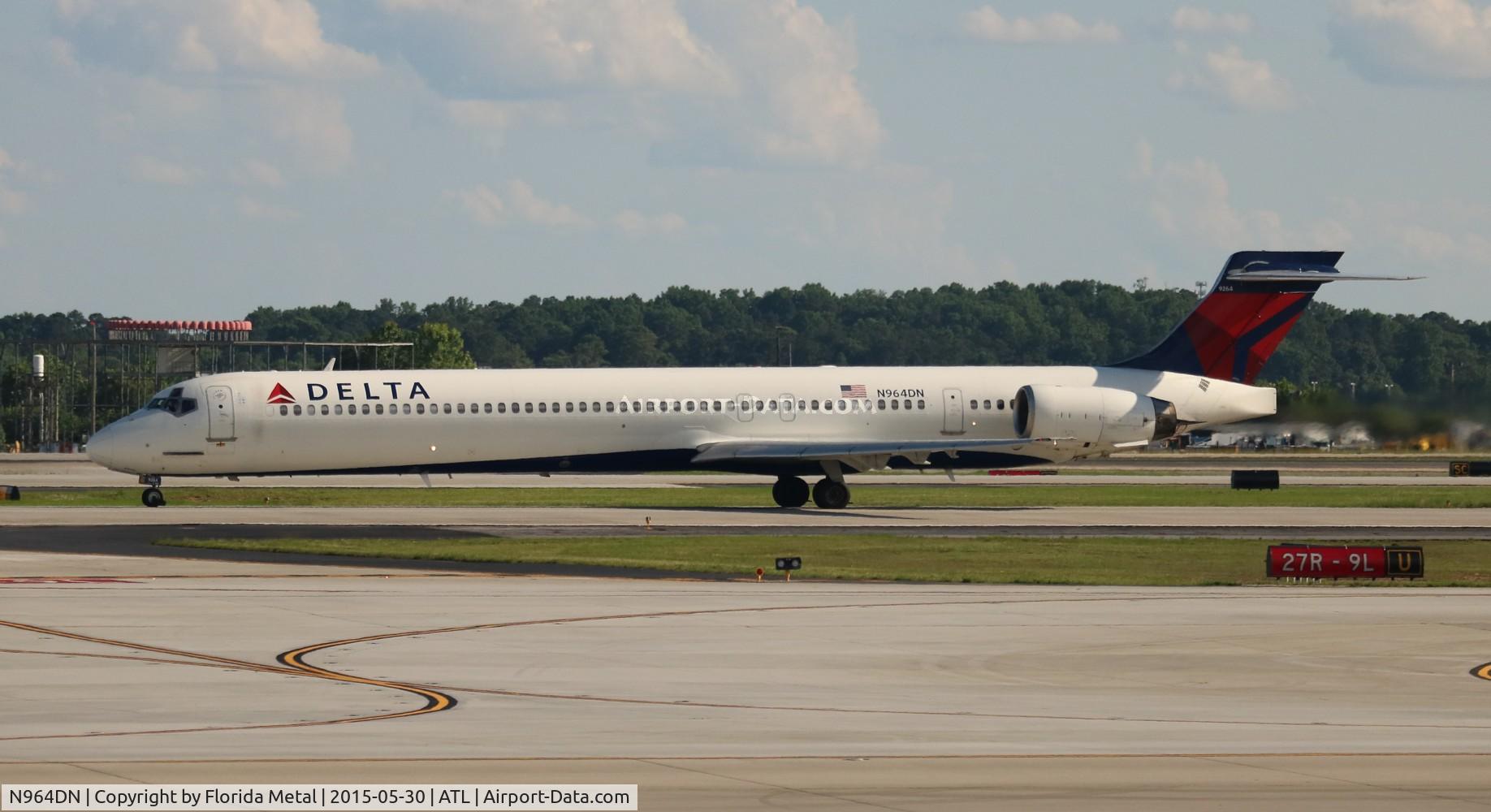 N964DN, McDonnell Douglas MD-90-30 C/N 60001, Delta