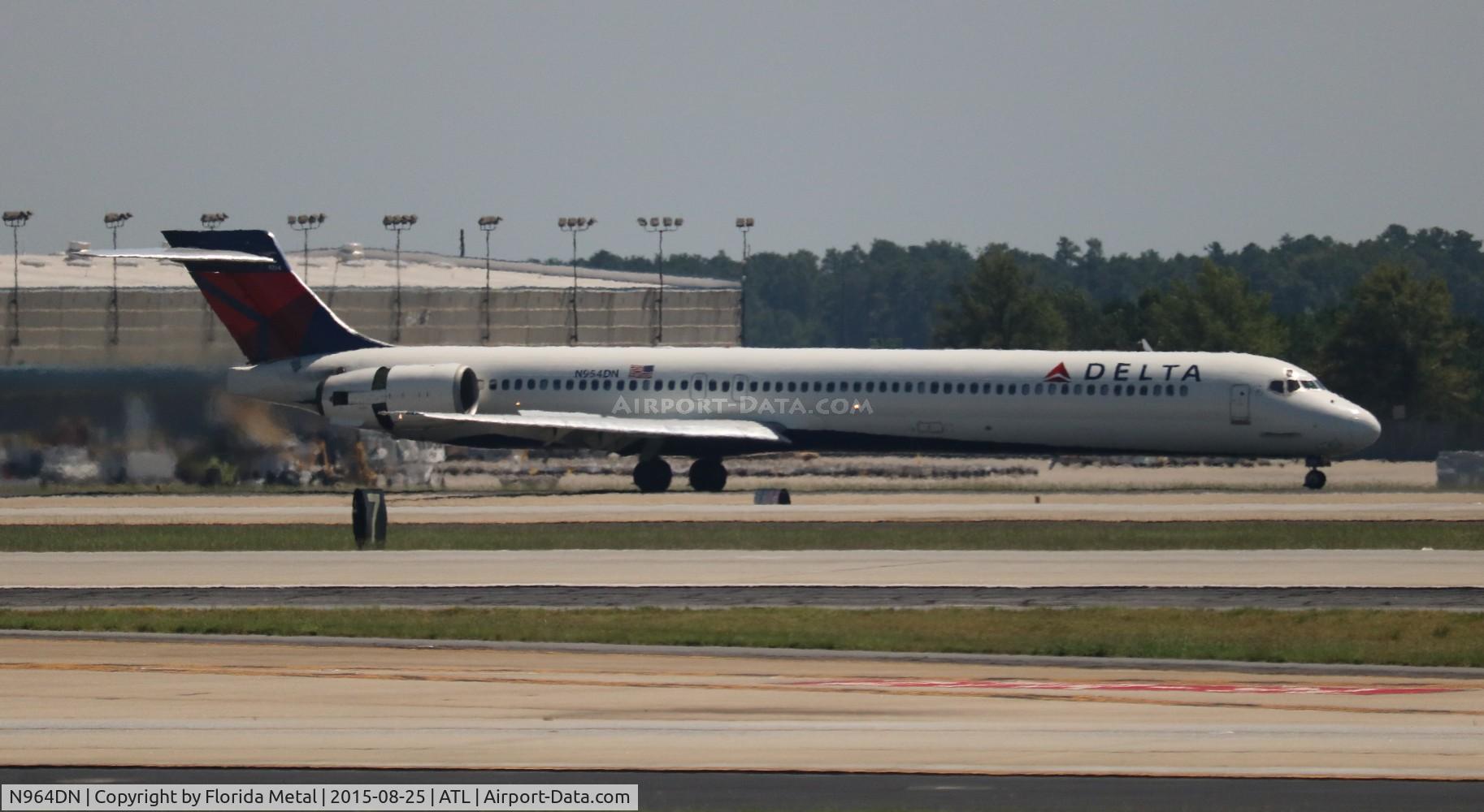 N964DN, McDonnell Douglas MD-90-30 C/N 60001, Delta
