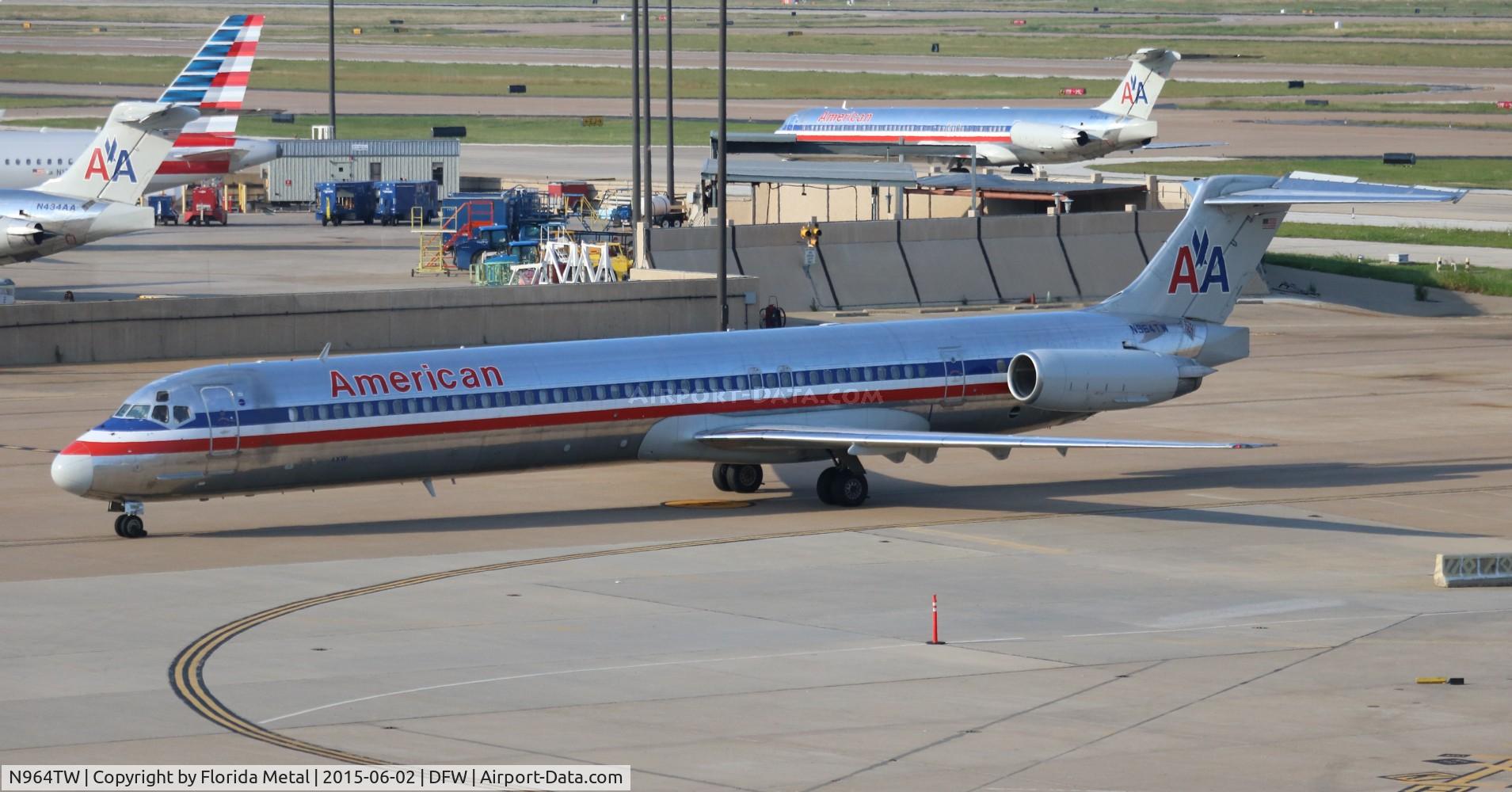 N964TW, 1999 McDonnell Douglas MD-83 (DC-9-83) C/N 53614, American