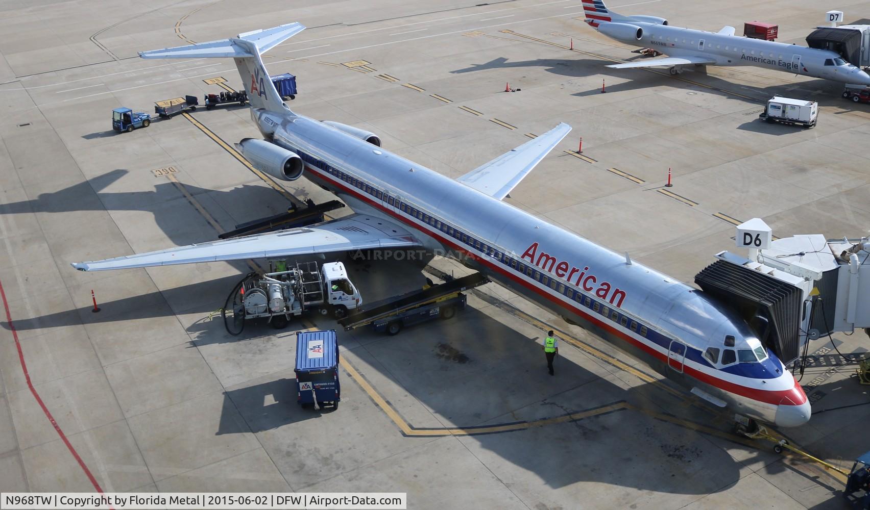 N968TW, 1999 McDonnell Douglas MD-83 (DC-9-83) C/N 53618, American