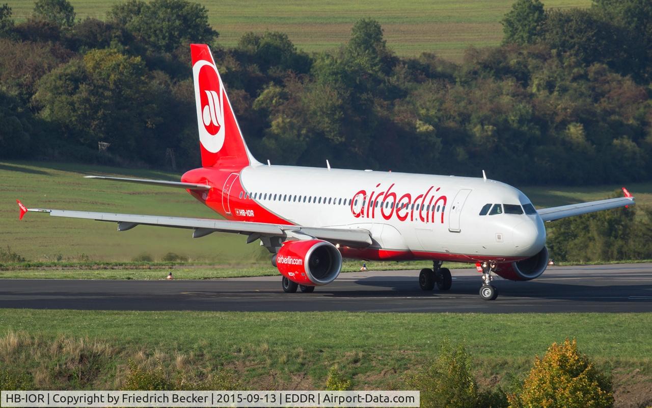 HB-IOR, 2009 Airbus A320-214 C/N 4033, line up for departure to Palma