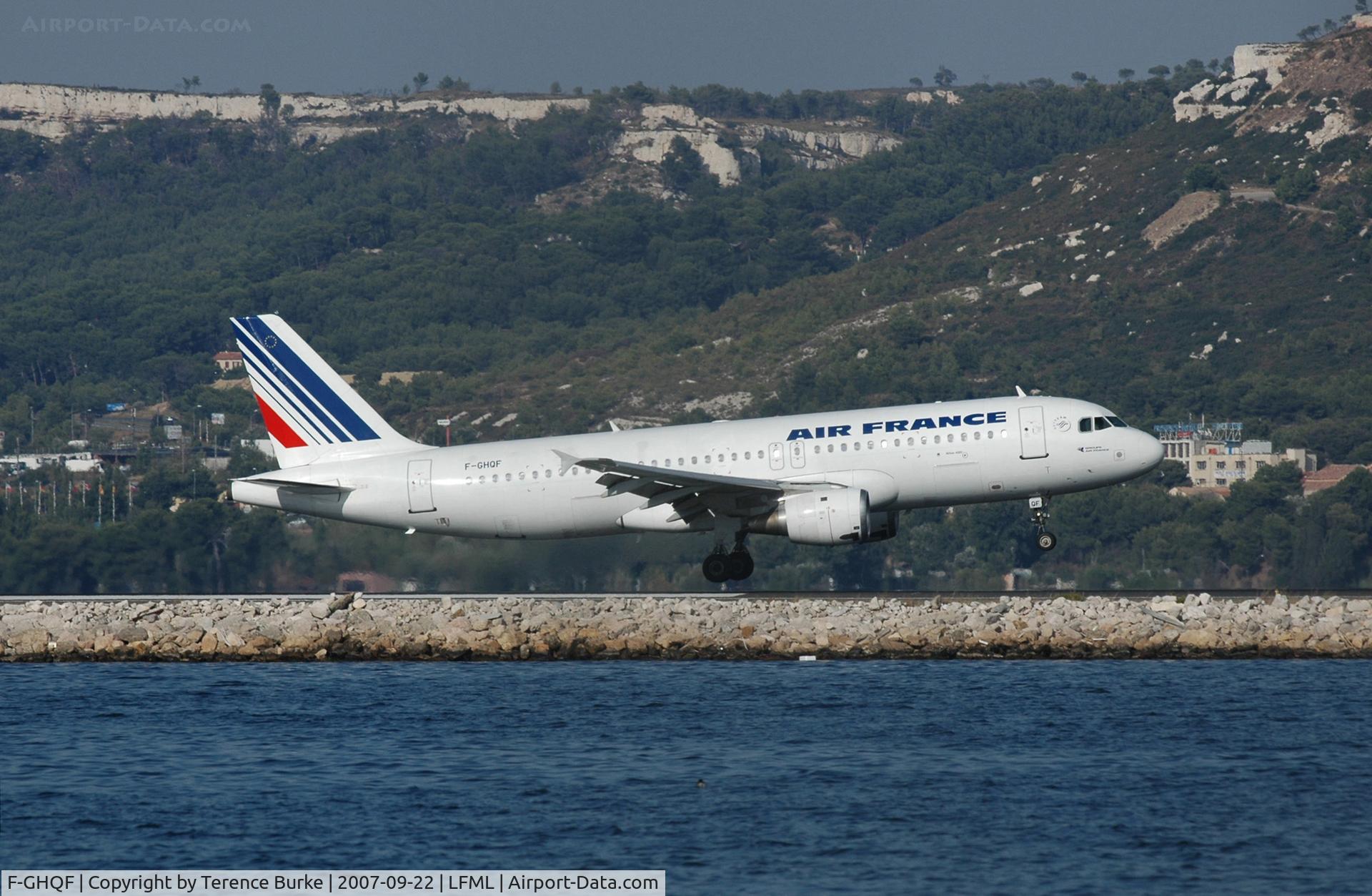 F-GHQF, 1990 Airbus A320-211 C/N 0130, Landing on 14L