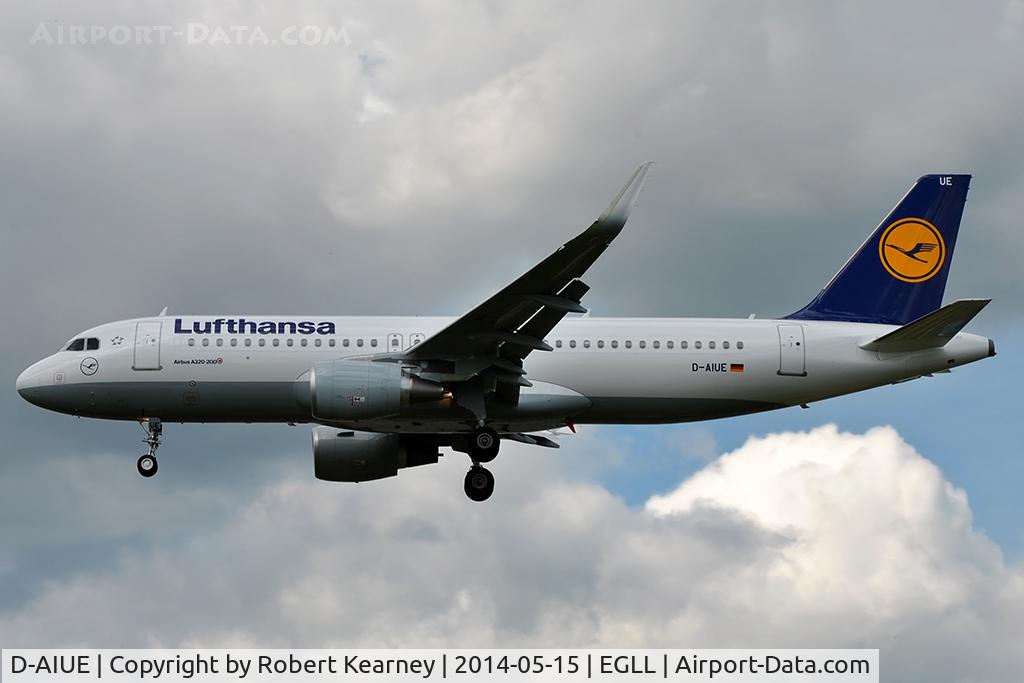 D-AIUE, 2014 Airbus A320-214 C/N 6092, On short finals at LHR