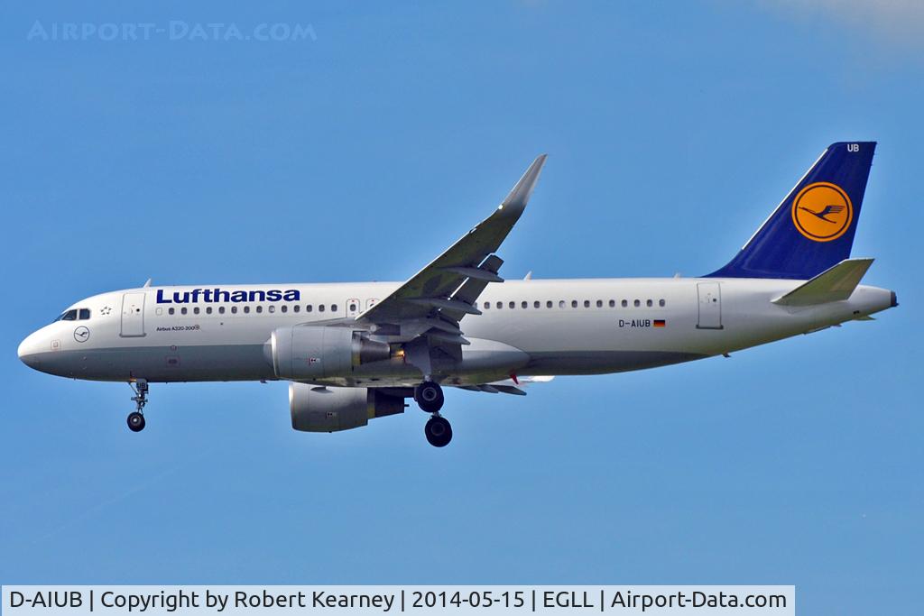 D-AIUB, 2014 Airbus A320-214 C/N 5972, On short finals at LHR