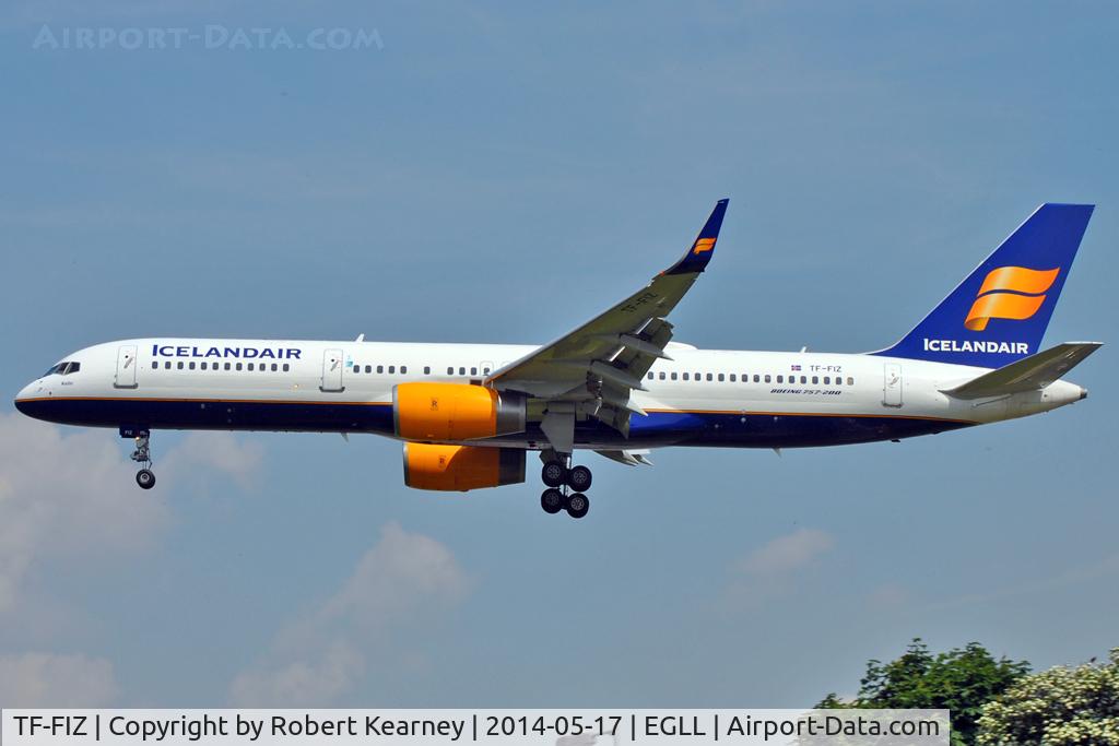 TF-FIZ, 2000 Boeing 757-256 C/N 30052, On short finals at LHR
