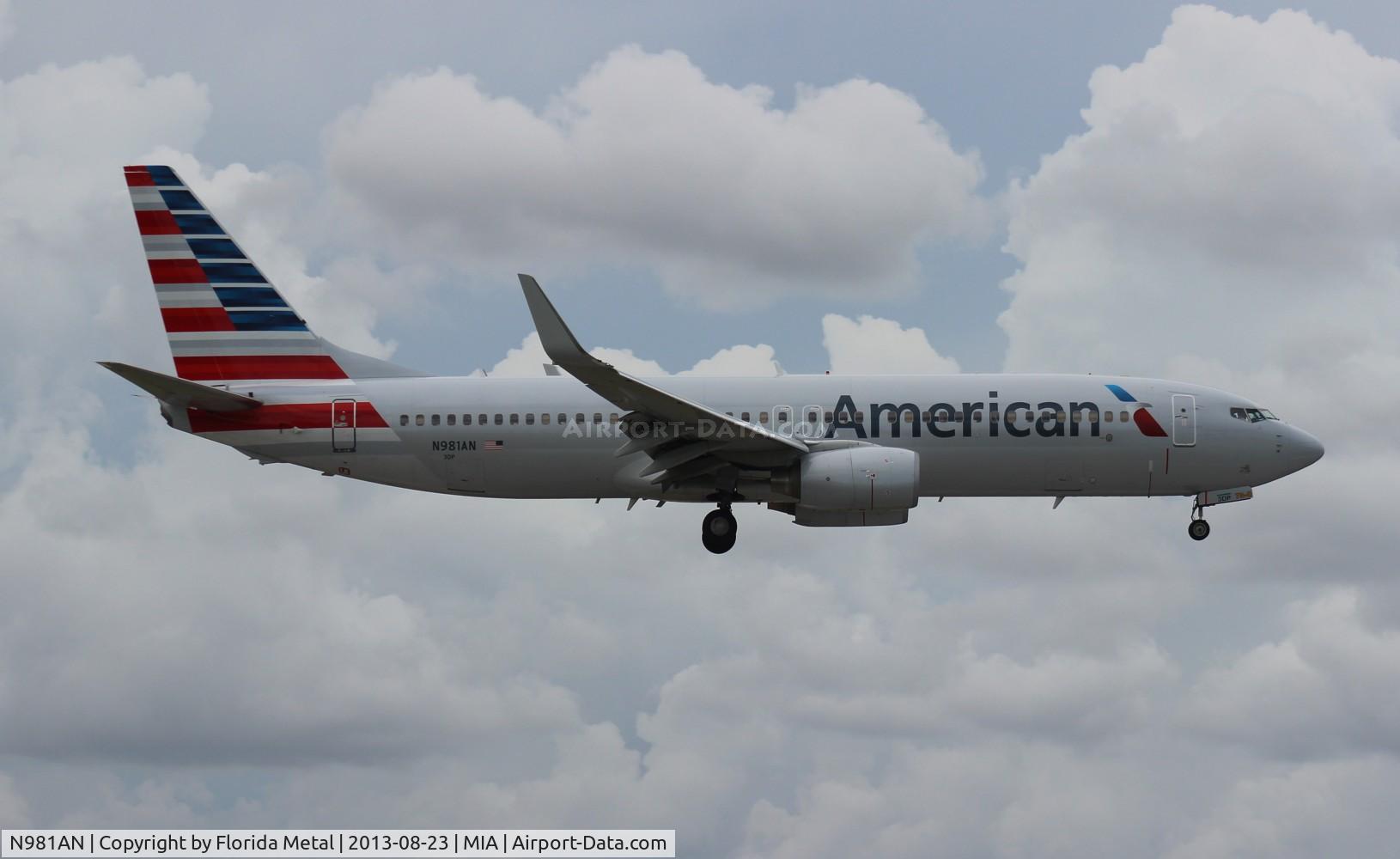 N981AN, 2009 Boeing 737-823 C/N 29569, American