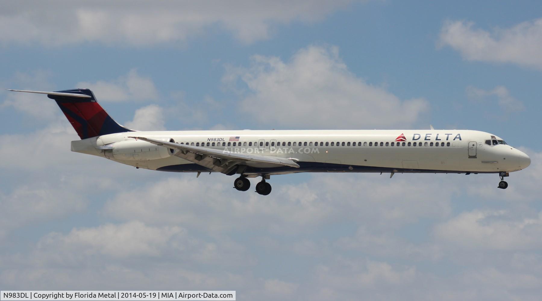 N983DL, 1991 McDonnell Douglas MD-88 C/N 53274, Delta