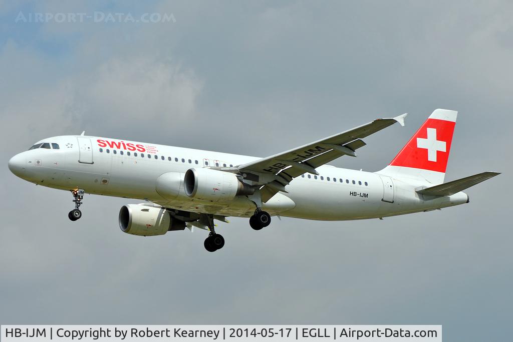 HB-IJM, 1996 Airbus A320-214 C/N 635, On short finals at LHR