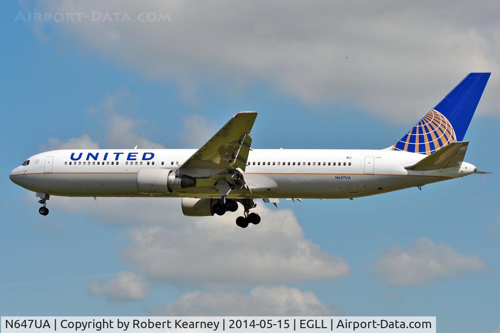 N647UA, 1992 Boeing 767-322 C/N 25284, On short finals at LHR