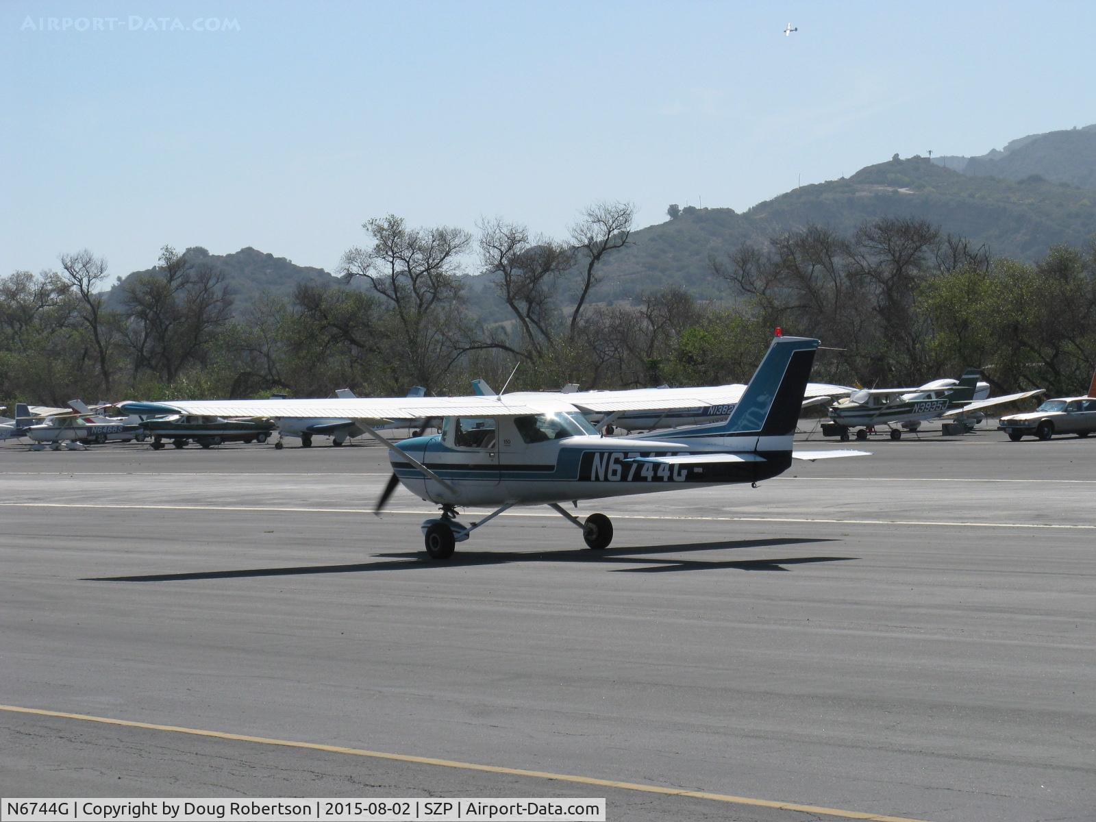 N6744G, 1970 Cessna 150L C/N 15072244, 1970 Cessna 150L, Continental O-200 100 Hp, taxi