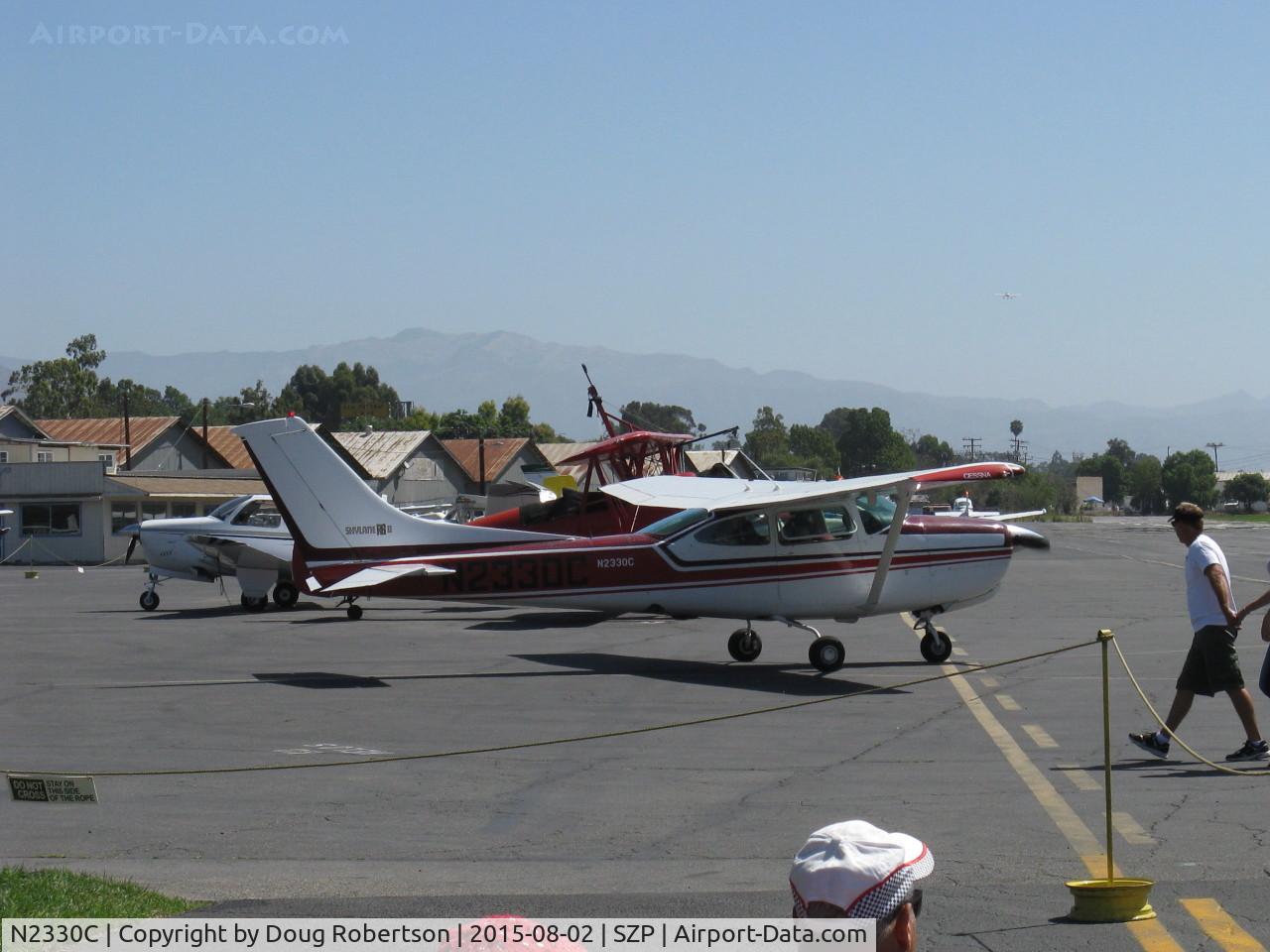 N2330C, 1978 Cessna R182 Skylane RG C/N R18200151, 1978 Cessna R182 SKYLANE RG, Lycoming O-540-J3C5D 235 Hp, taxi to Rwy 22 pause at taxi lane boundary