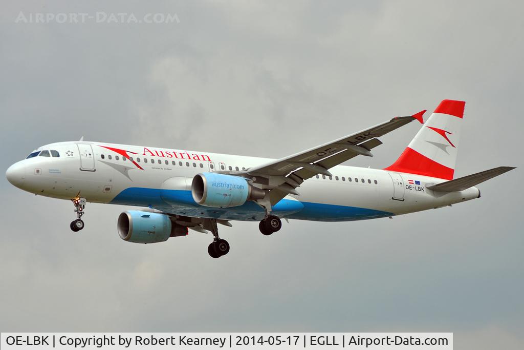 OE-LBK, 2003 Airbus A320-214 C/N 1931, On short finals at LHR