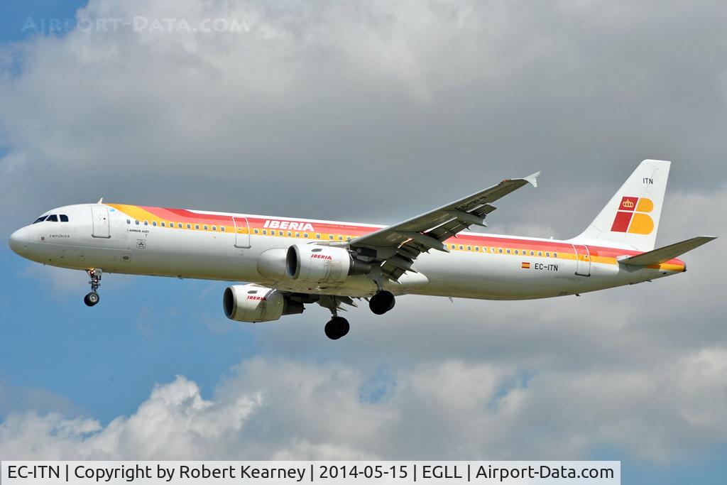 EC-ITN, 2003 Airbus A321-212 C/N 2115, On short finals at LHR