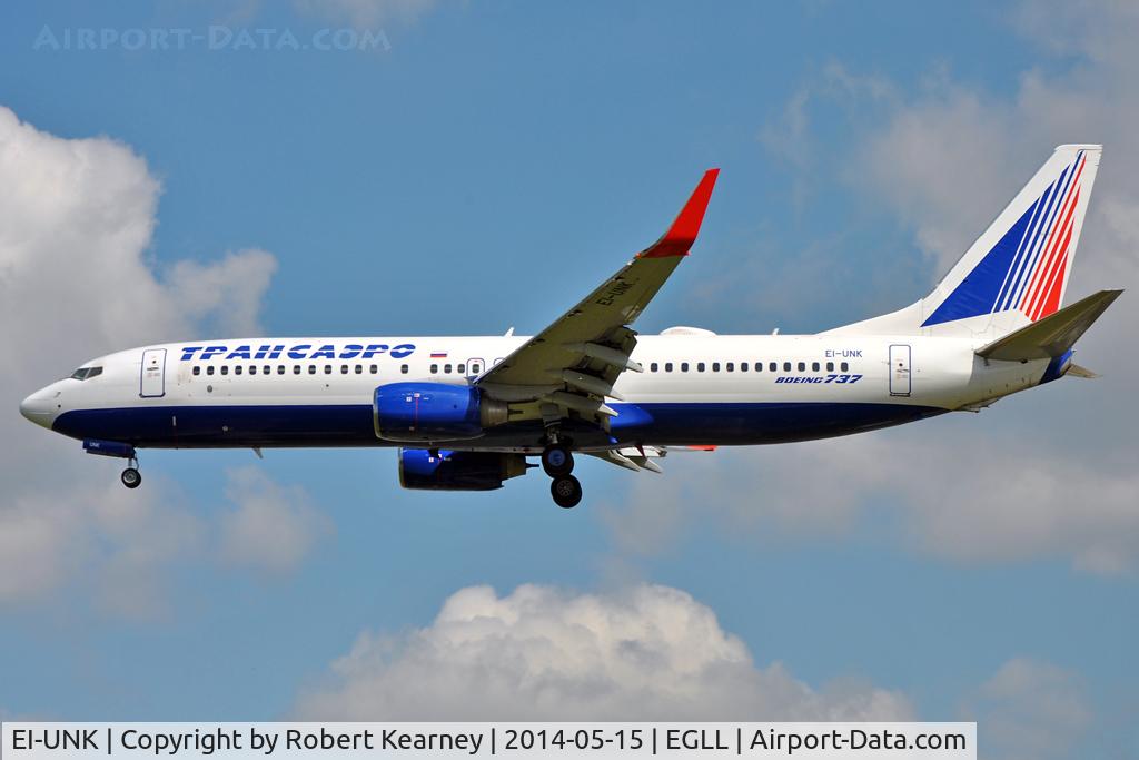 EI-UNK, 2011 Boeing 737-86J C/N 36119, On short finals at LHR
