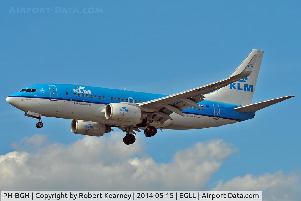 PH-BGH, 2009 Boeing 737-7K2 C/N 38053, On short finals at LHR
