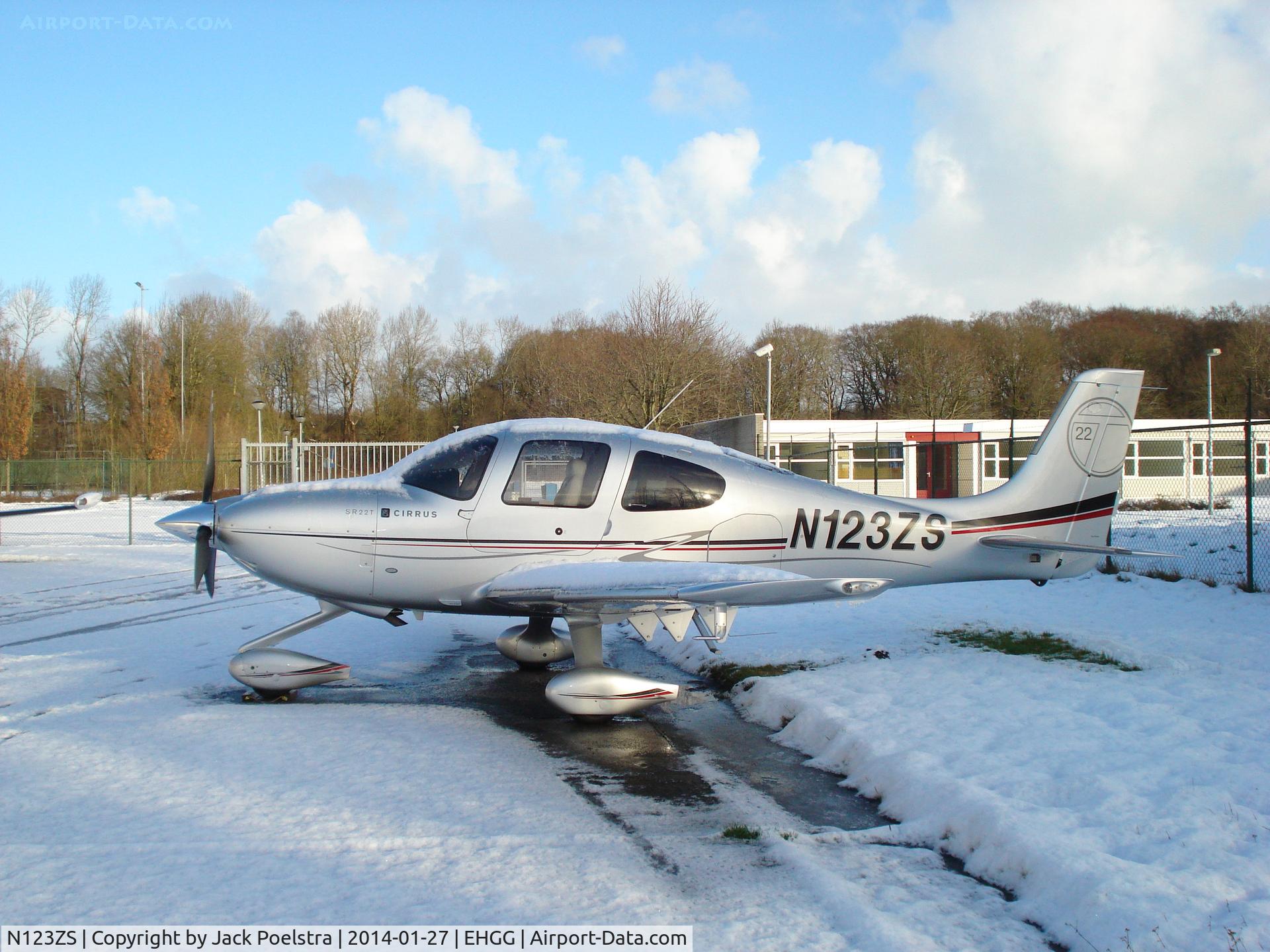 N123ZS, Cirrus SR22T C/N 0025, Cirrus at General Enterprise ramp