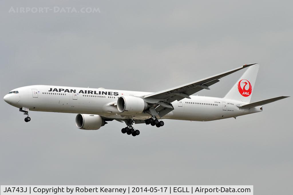 JA743J, 2009 Boeing 777-346/ER C/N 36130, On short finals at LHR