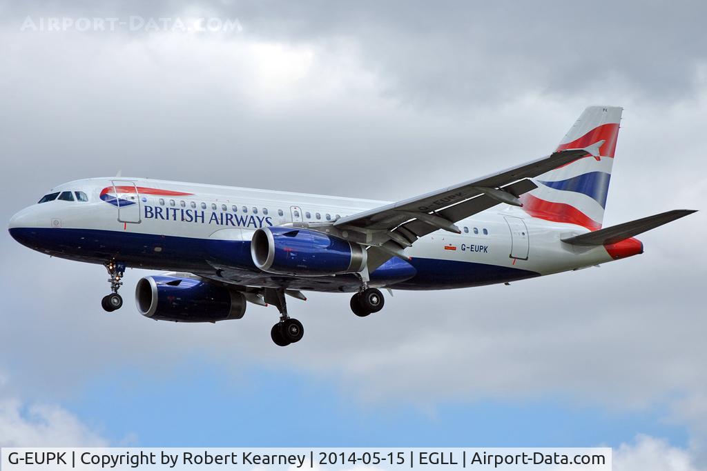 G-EUPK, 2000 Airbus A319-131 C/N 1236, On short finals at LHR