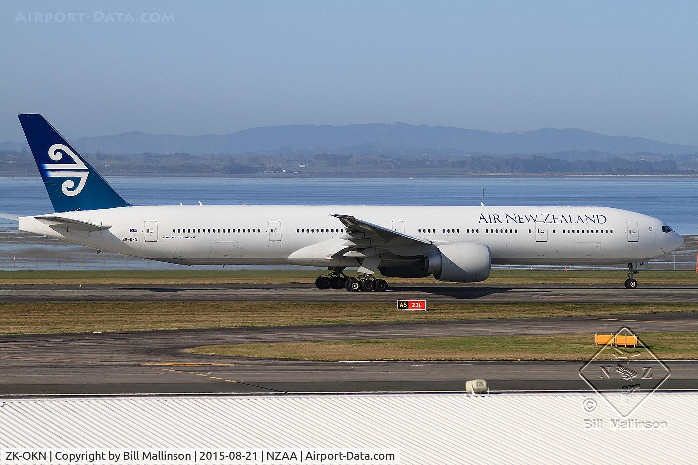 ZK-OKN, 2010 Boeing 777-306/ER C/N 38406, Rolling down 23L