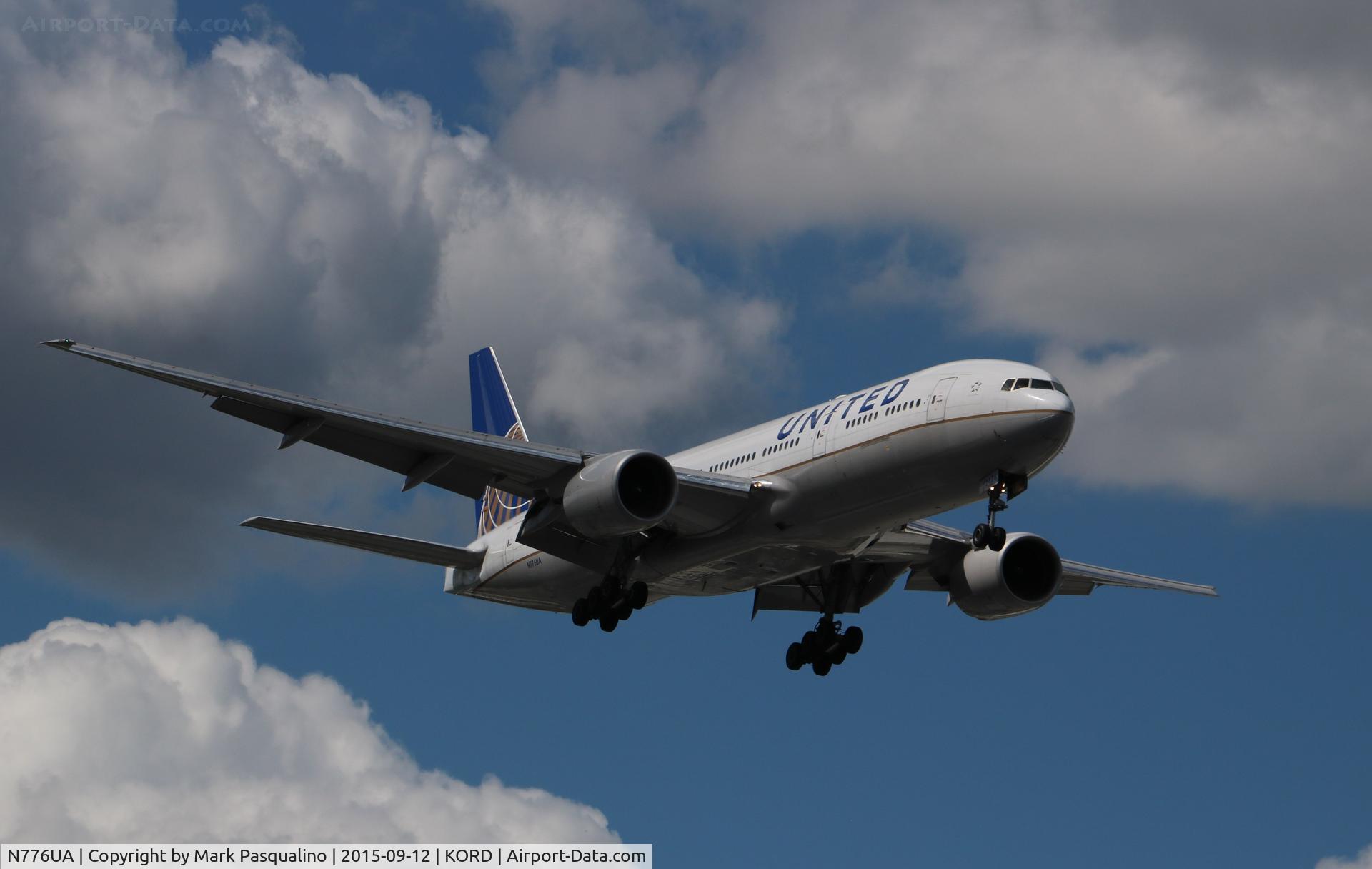 N776UA, 1996 Boeing 777-222 C/N 26937, Boeing 777-200