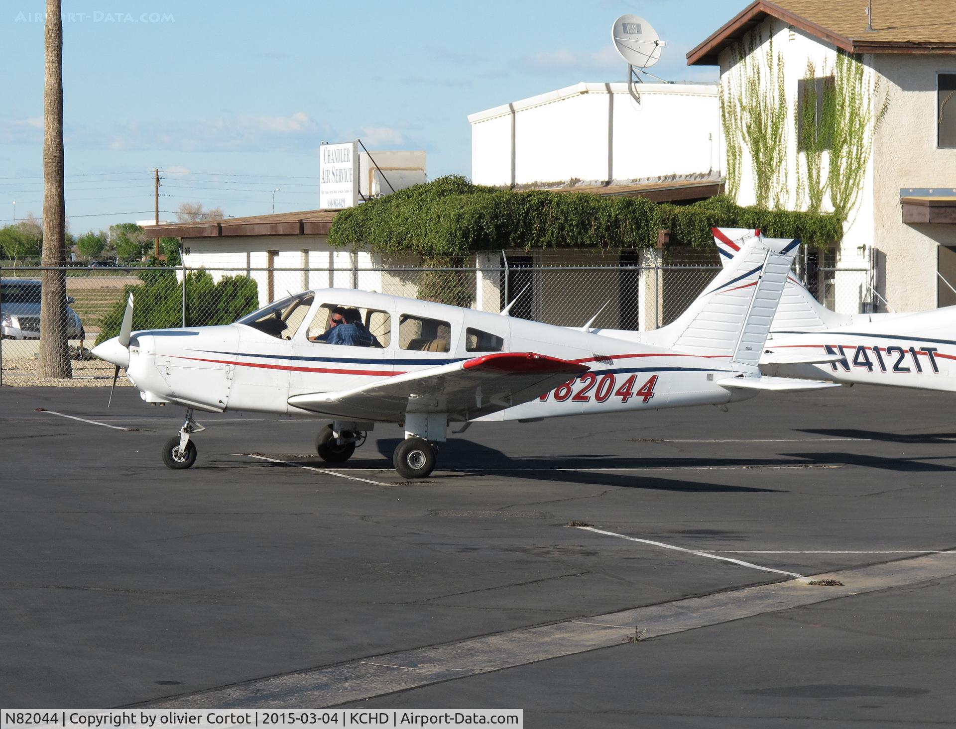 N82044, 1982 Piper PA-28-161 C/N 28-8216156, Chandler airport