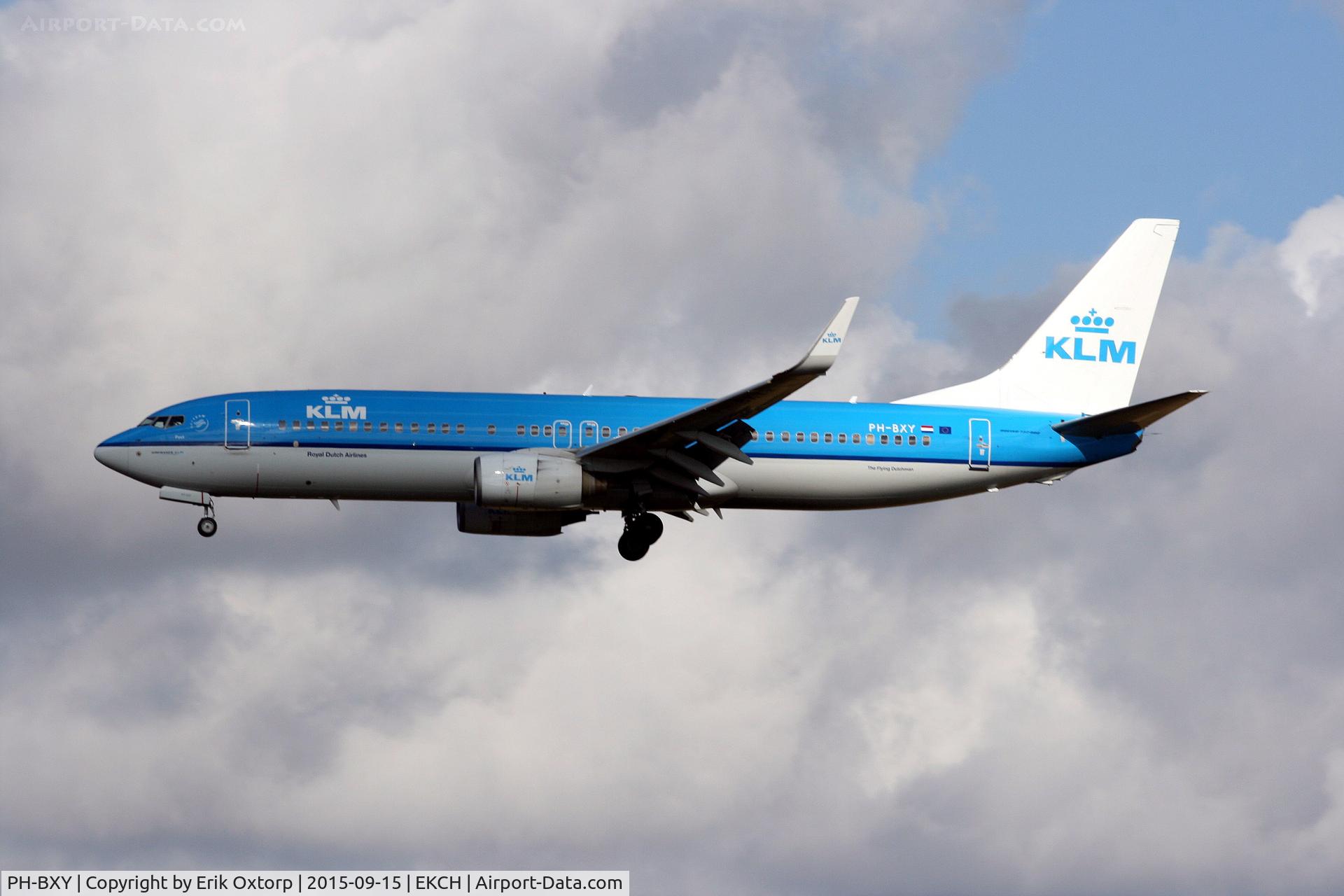 PH-BXY, 2008 Boeing 737-8K2 C/N 30372, PH-BXY landing rw 22L