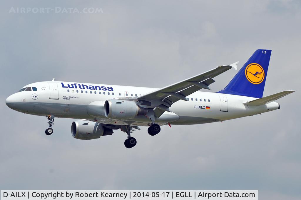D-AILX, 1998 Airbus A319-114 C/N 860, On short finals at LHR