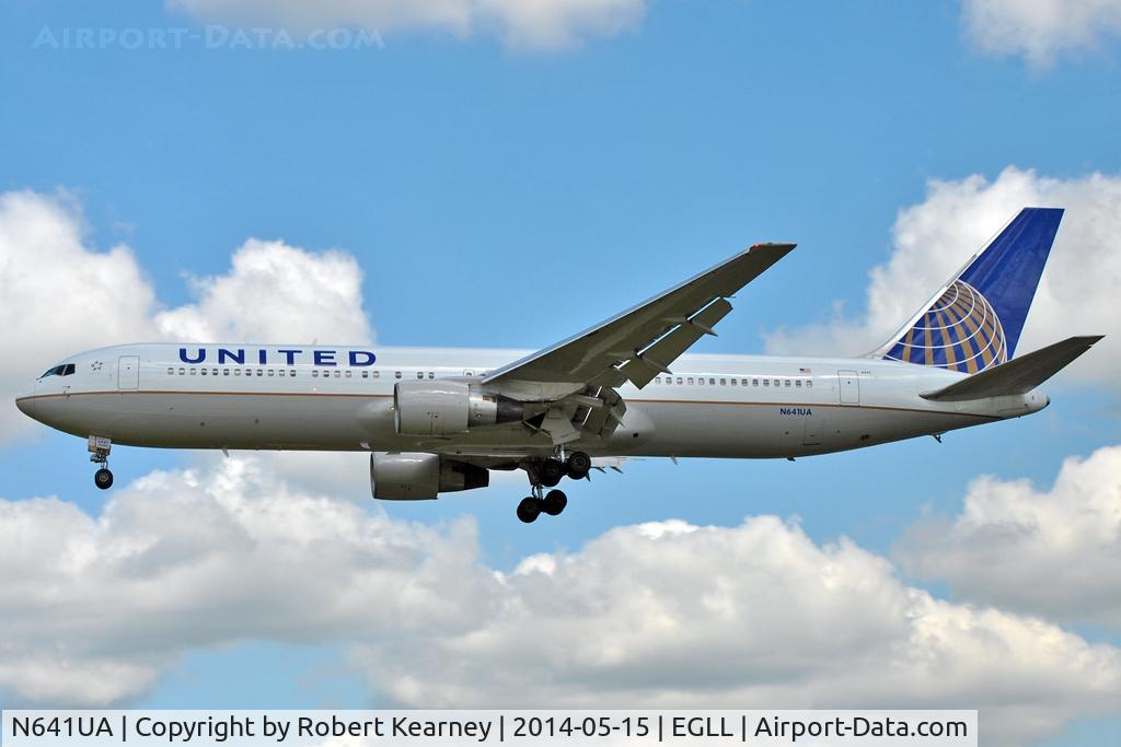 N641UA, 1991 Boeing 767-322/ER C/N 25091, On short finals at LHR