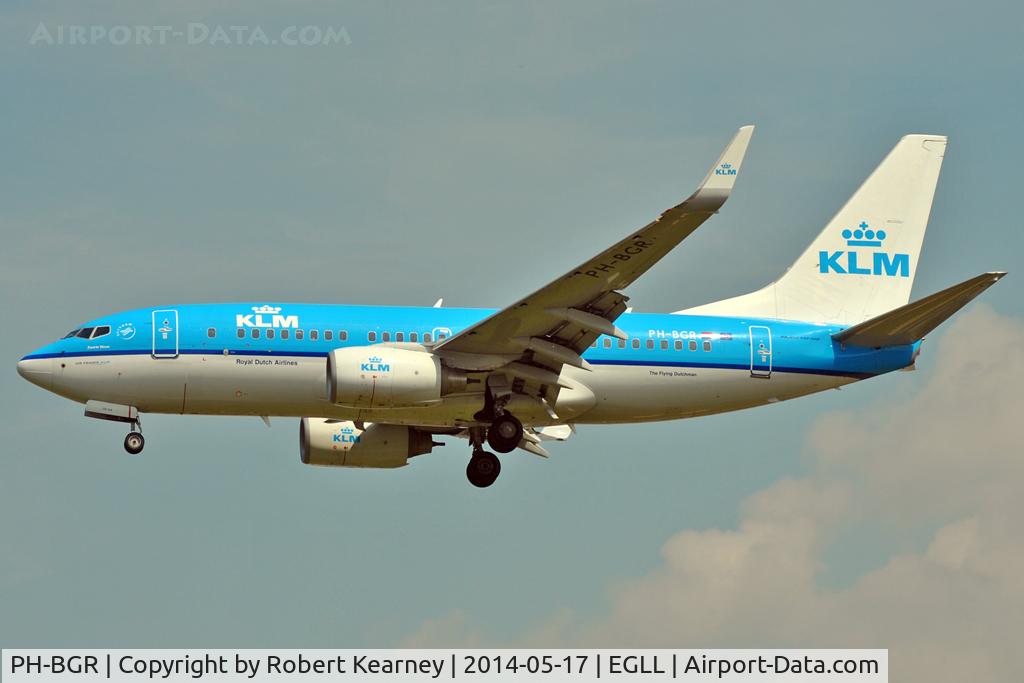 PH-BGR, 2011 Boeing 737-7K2 C/N 39446, On short finals at LHR