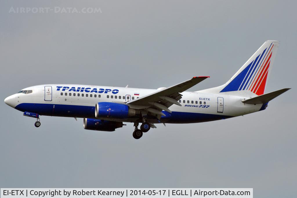 EI-ETX, 2005 Boeing 737-7Q8 C/N 29359, On short finals at LHR