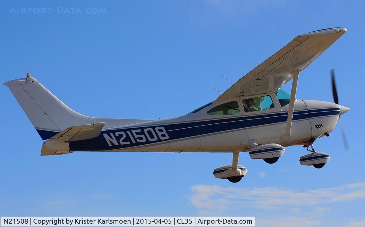 N21508, 1973 Cessna 182P Skylane C/N 18261678, Departing.