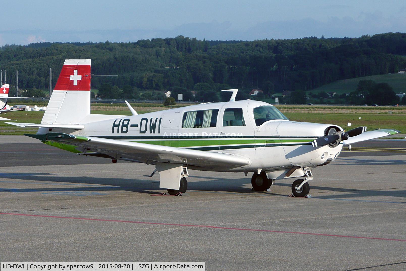 HB-DWI, 1976 Mooney M20F Executive Executive C/N 22-1411, on the ramp Grenchen