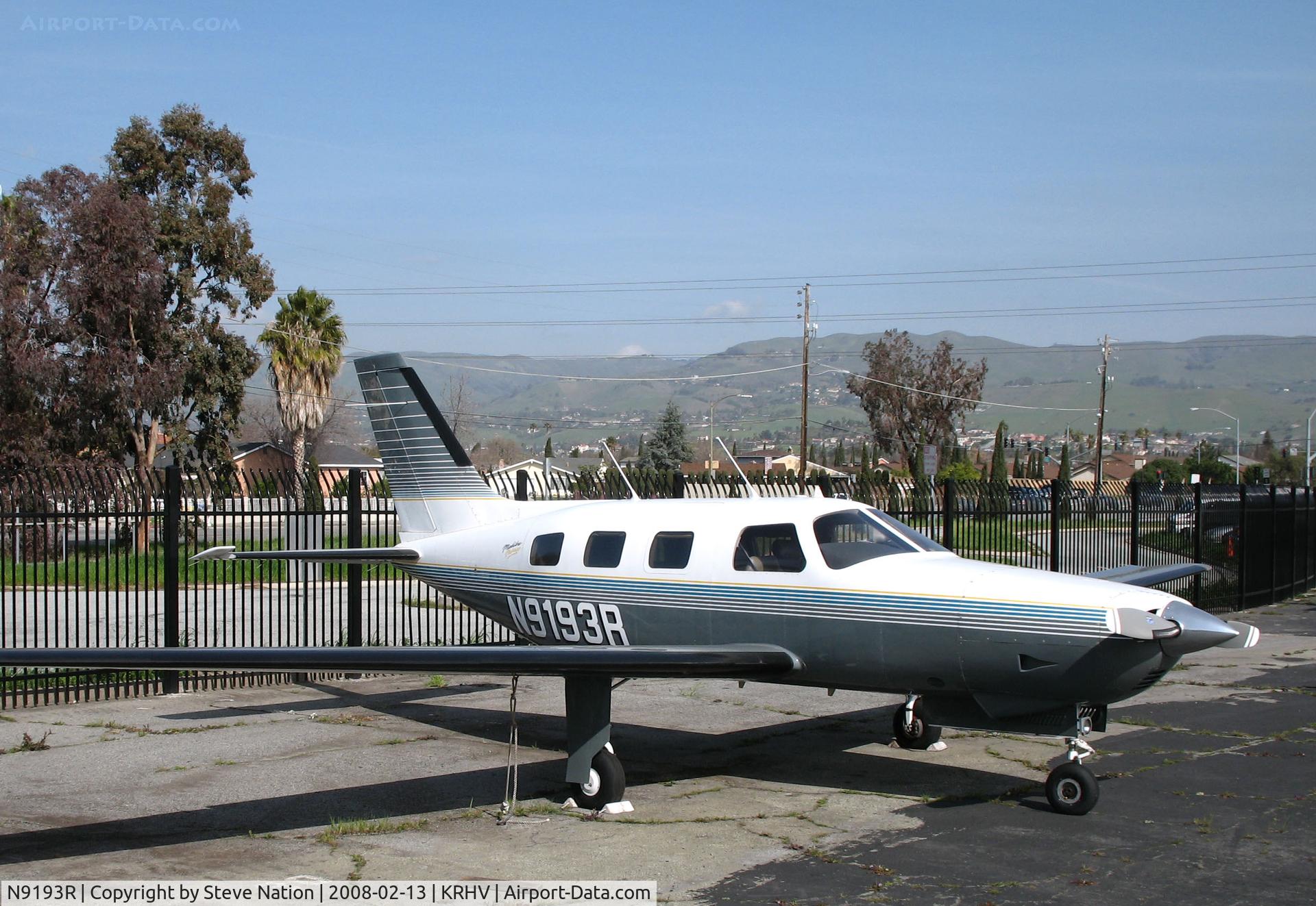 N9193R, 1990 Piper PA-46-350P Malibu Mirage C/N 4622098, 1990 Piper PA-46-350P visiting @ Reid-Hillview Airport, San Jose, CA