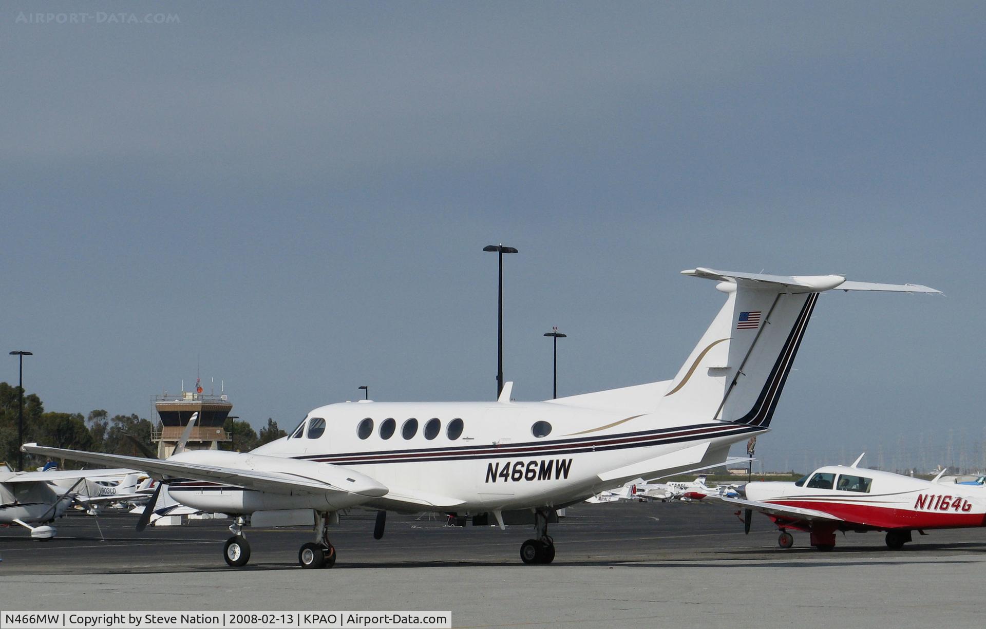 N466MW, 1987 Beech B200 King Air C/N BB-1273, Visalia, CA-Based 1987 Beech B200 King Air @ Palo Alto Airport, CA