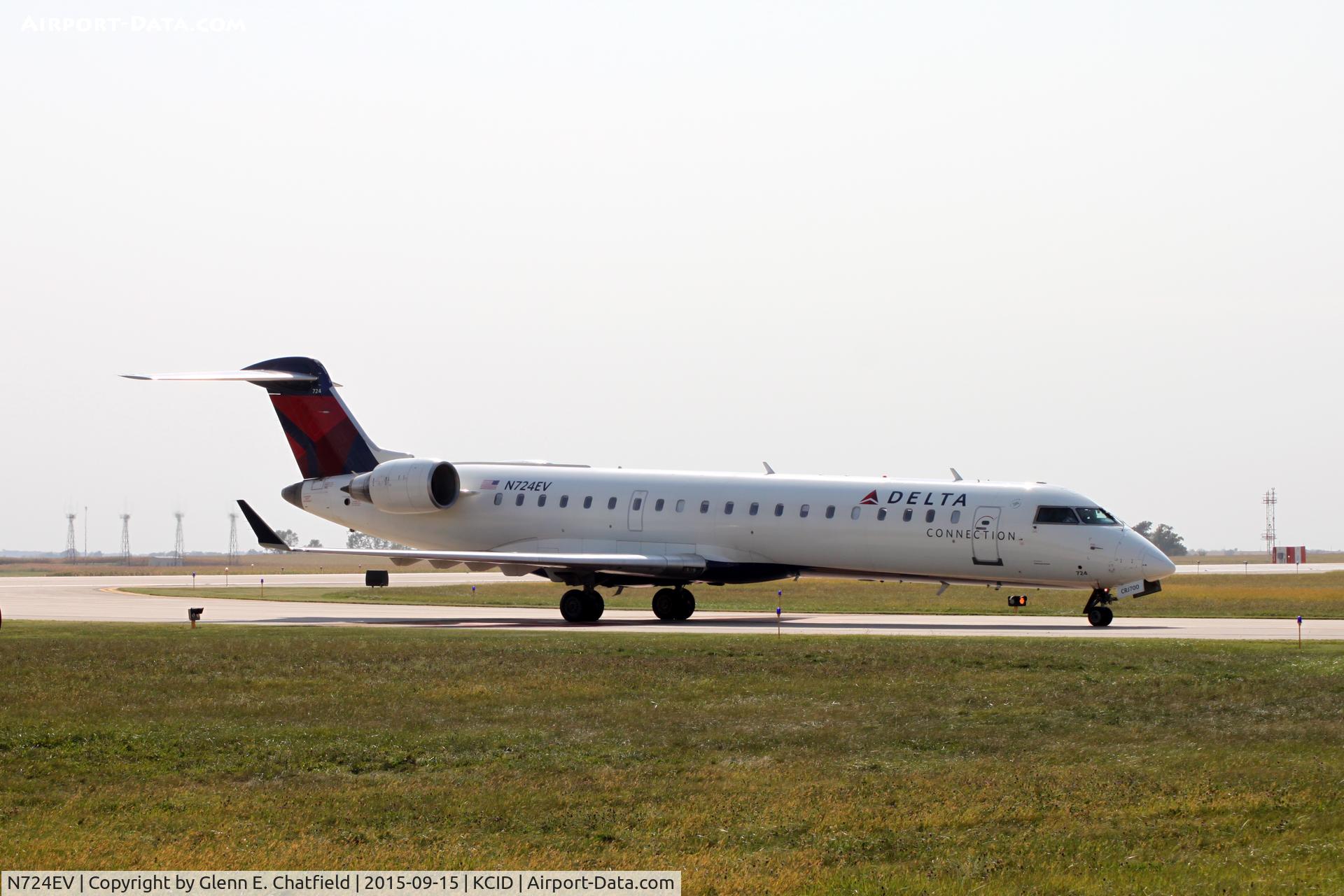 N724EV, 2004 Bombardier CRJ-701 (CL-600-2C10) Regional Jet C/N 10138, Taxing to the ramp after landing runway 13.