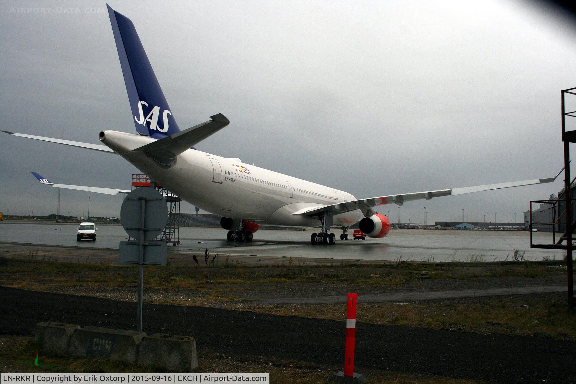 LN-RKR, 2015 Airbus A330-343E C/N 1660, New A330-343E delivered to day (16SEP15). The first 242t max take off weight version for SAS.