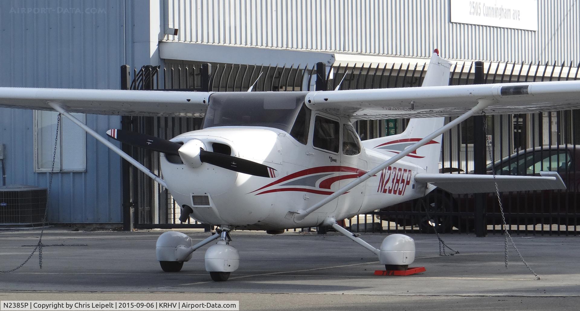 N2385P, 1999 Cessna 172R C/N 17280715, 1999 Cessna 172R parked in front of the Tradewinds Hangar at Reid Hillview Airport, San Jose, CA.