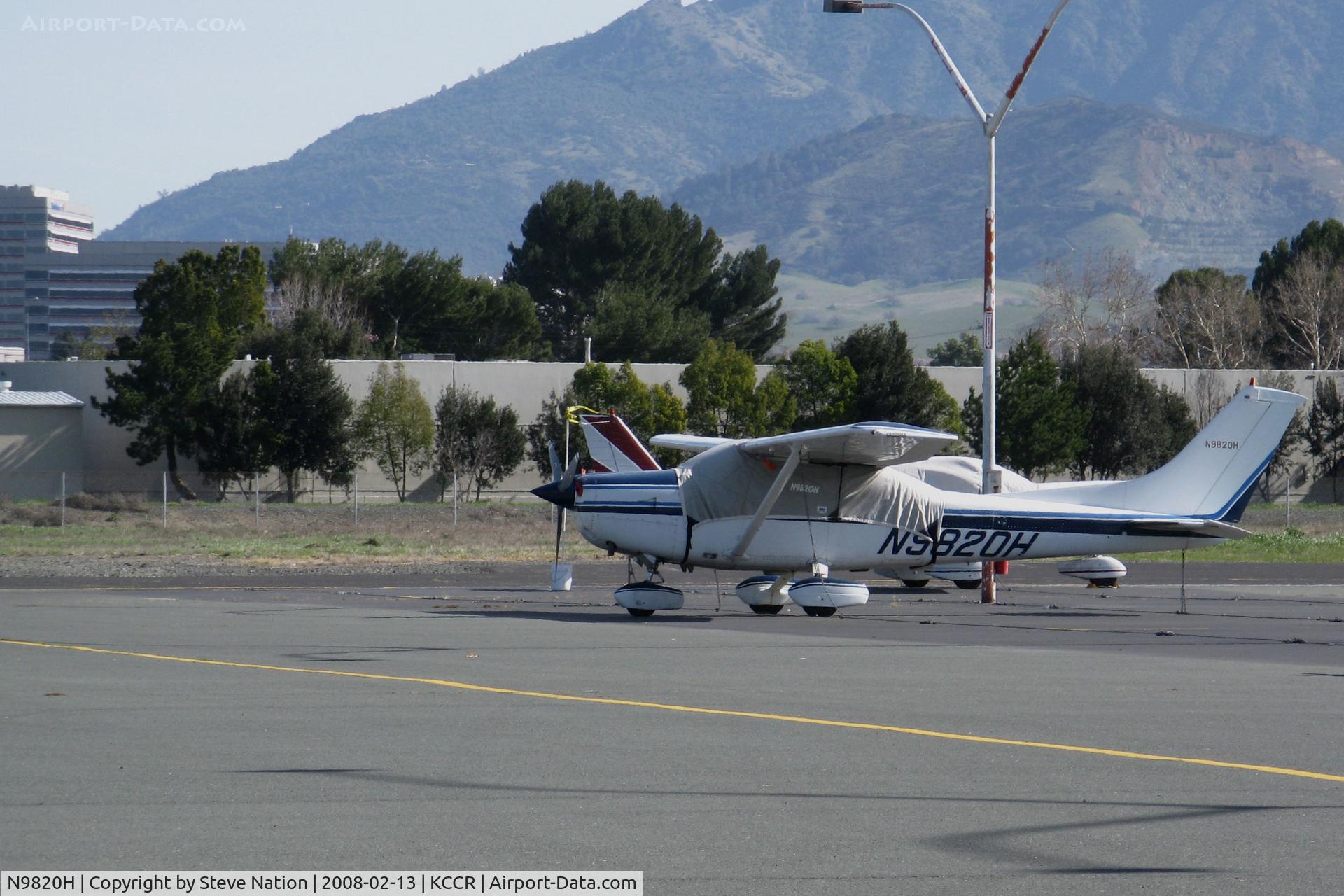 N9820H, 1981 Cessna 182R Skylane C/N 18268049, Locally-Based 1981 Cessna 182R with cockpit cover @ Buchanan Field, Concord, CA