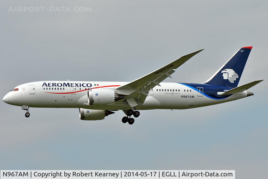 N967AM, 2014 Boeing 787-8 Dreamliner Dreamliner C/N 35312, On short finals at LHR