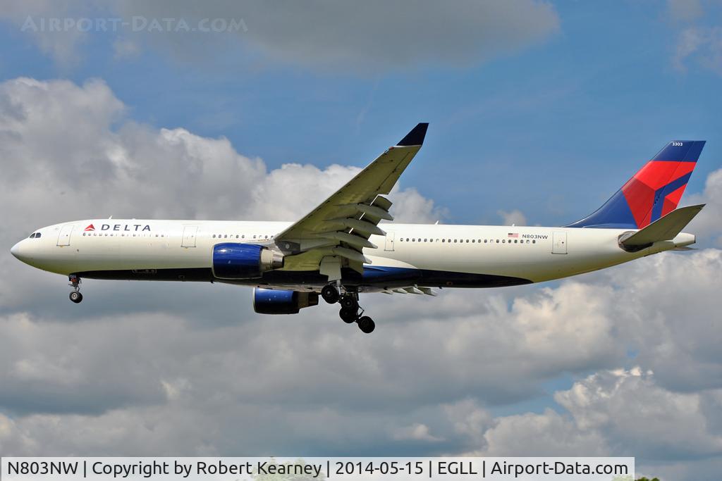 N803NW, 2003 Airbus A330-323 C/N 0542, On short finals at LHR